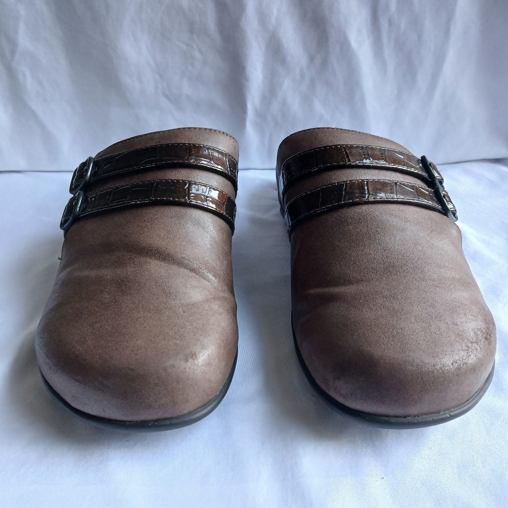 Vionic Podiatrist Designed with Orthaheel Technology Comfort Slip-On  Sandals
